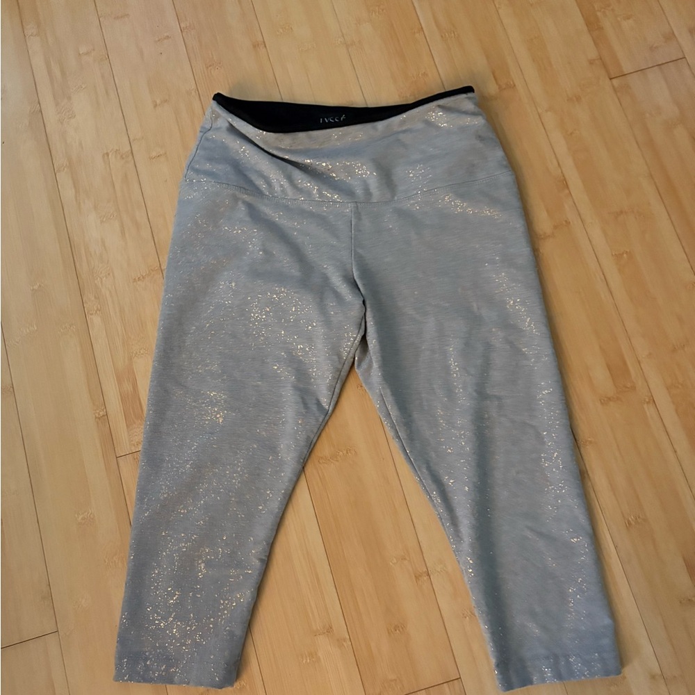 Lysse Gray Leggings with Gold Accents M